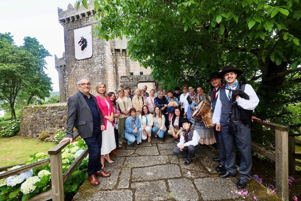 Izado pendon Castelo Vimianzo