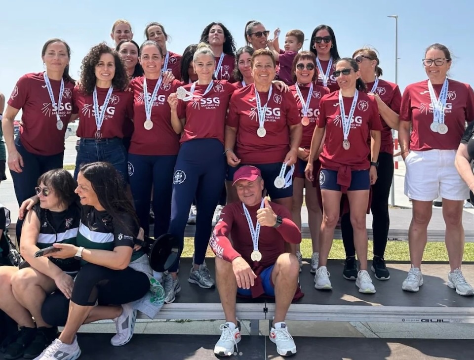 Esteirana Remo celebrando o campionato Galego a semana pasada