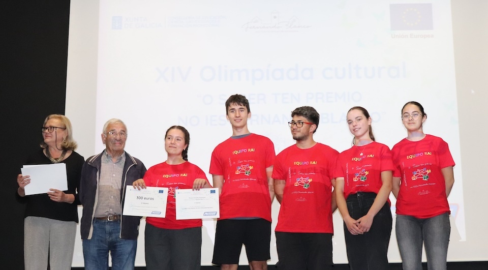 Equipo O Saber ten premio IES Fernando Blanco