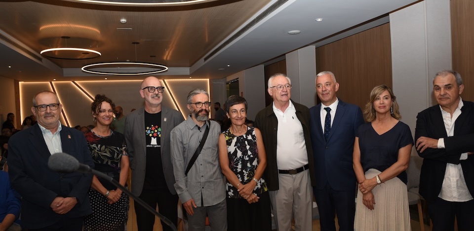 Entrega Premio Galaxia a Fernando Castro Paredes