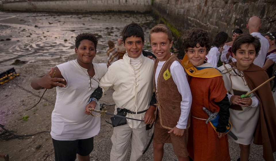 Nenos do Desembarco Mercado Medieval Corcubion-Foto-Jorge Parri