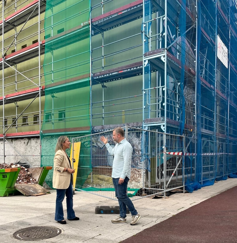 Ethel Vázquez e Rubén Lorenzo no IES Alfredo Brañas 03