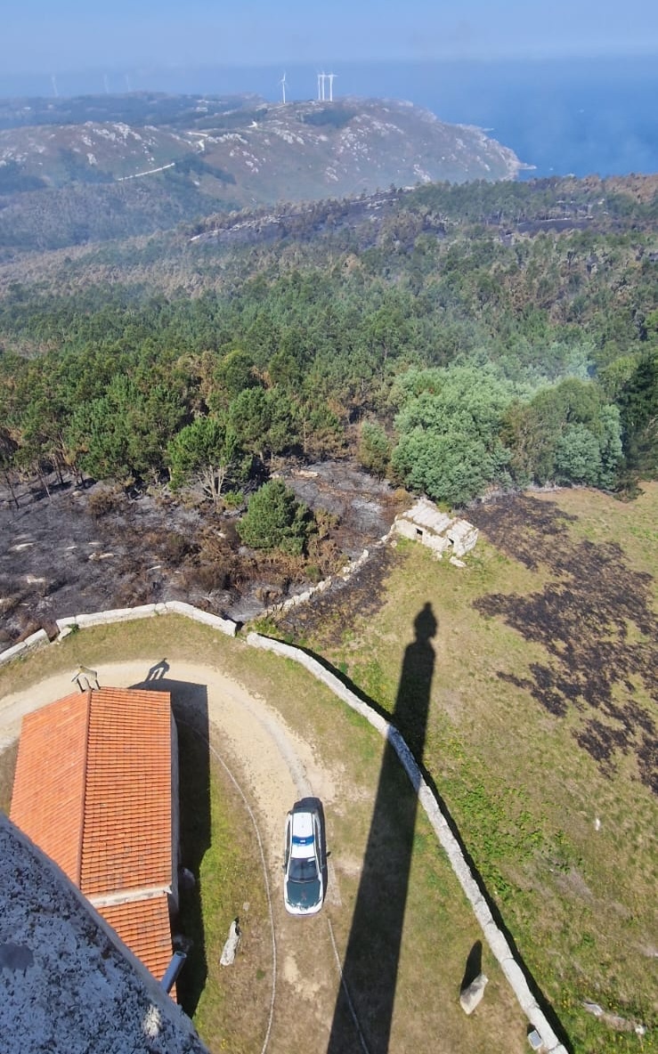 Incendio de Brantuas dende o Faro