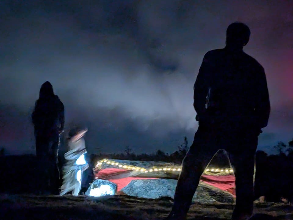 Silueta de Jorge Mira nas Noite astronomica na Arca da Piosa