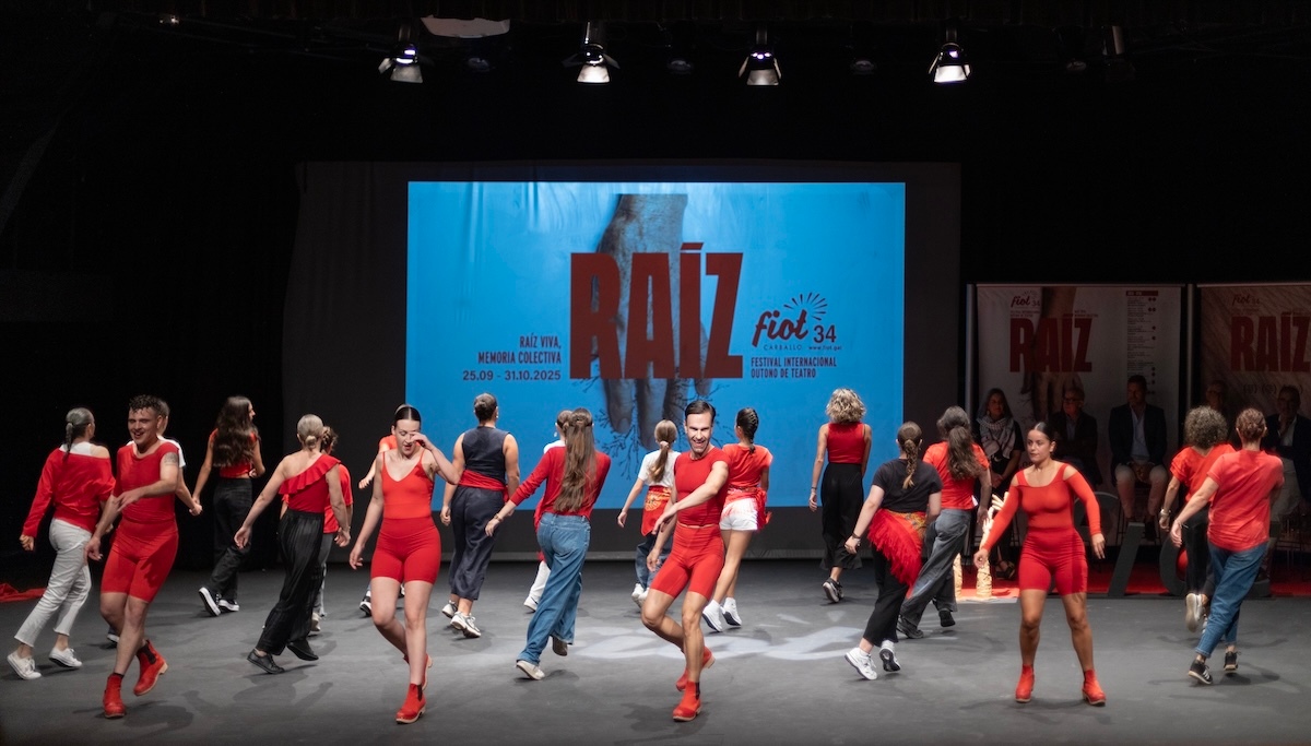 Presentacion do FIOT 2025 bailando