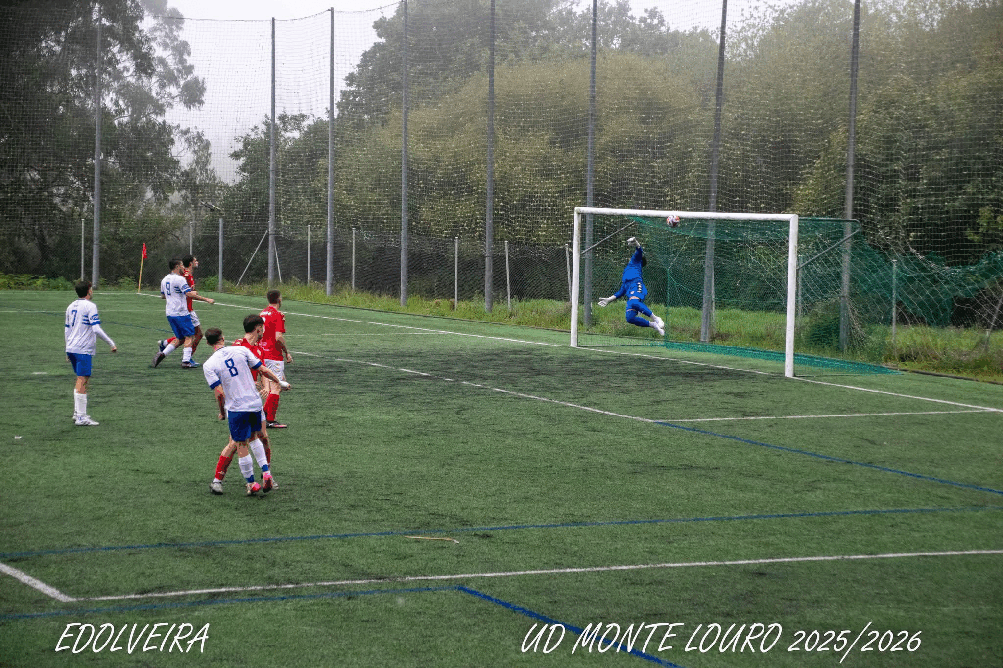 Gol de Alvaro Fari para o Monte Louro ante o Sofan