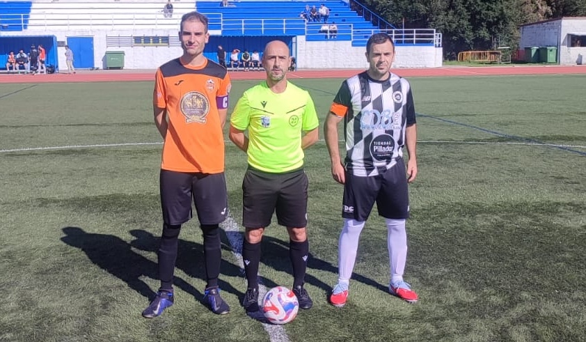 Capis de Volantes e Inter de Brens-Javi Romero e Javicho co colexiado Ivan Guerra