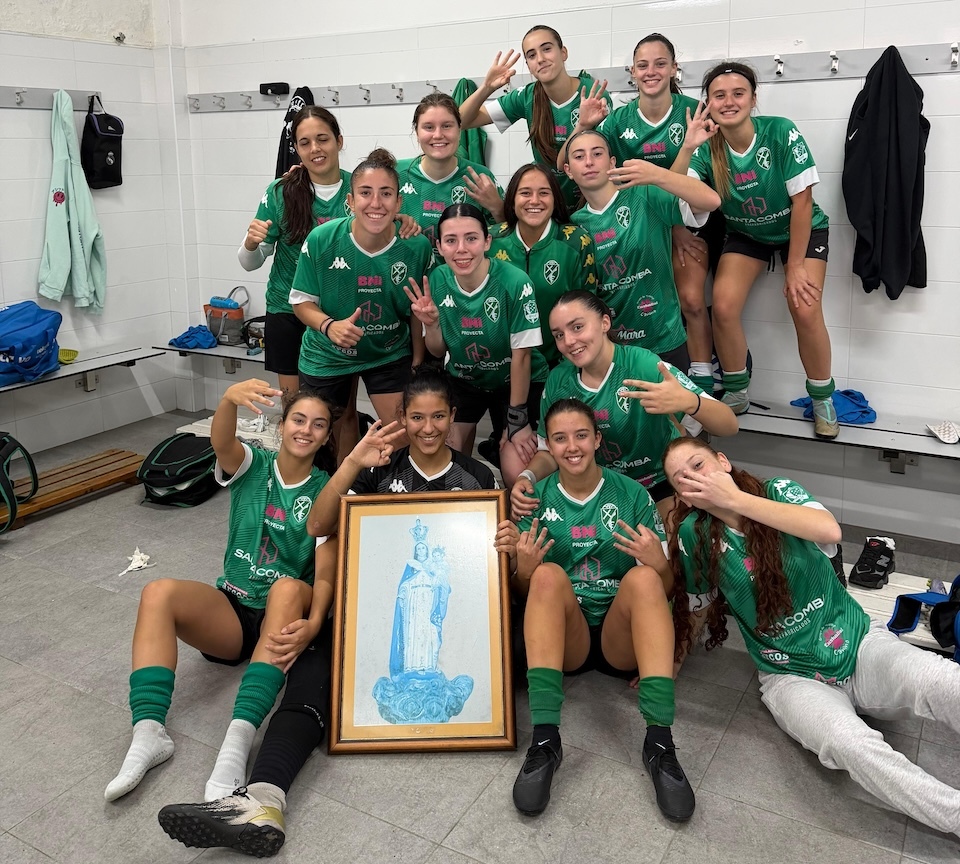 Xallas Fem celebrando a vitoria na 1 Ulloa
