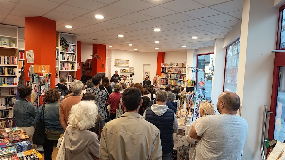 Encontro literario na Libraria Clarion