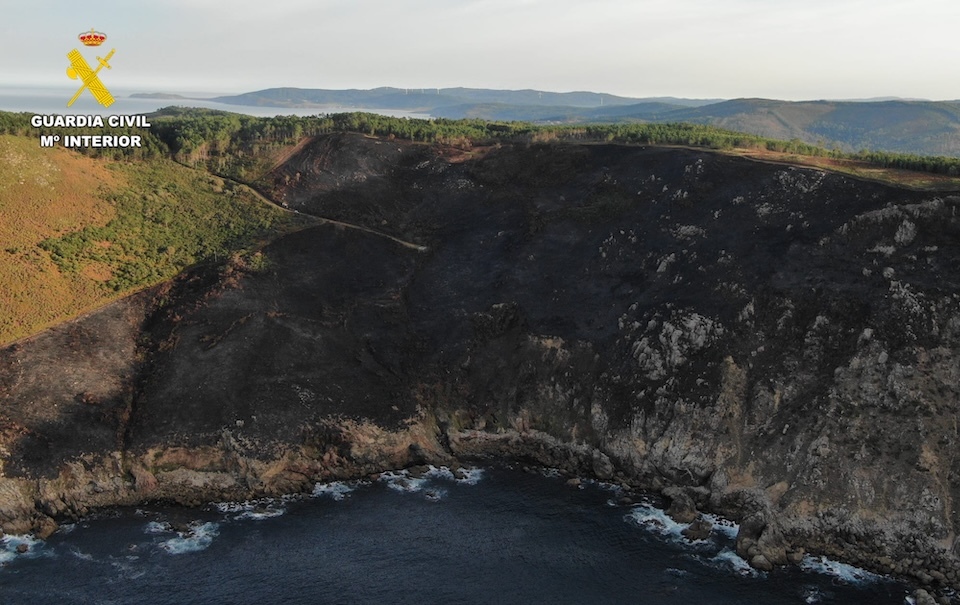 Vista aerea do incendio na Nave Fisterra 3
