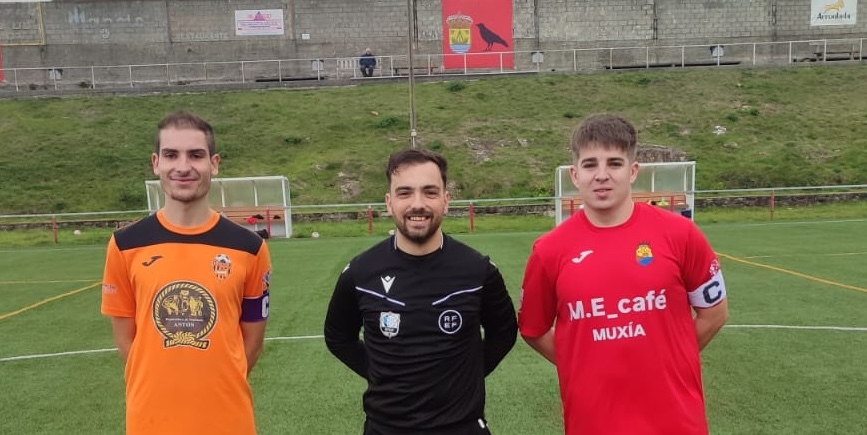 Capis do Volantes e Muxia ern Arlina co colexiaddo