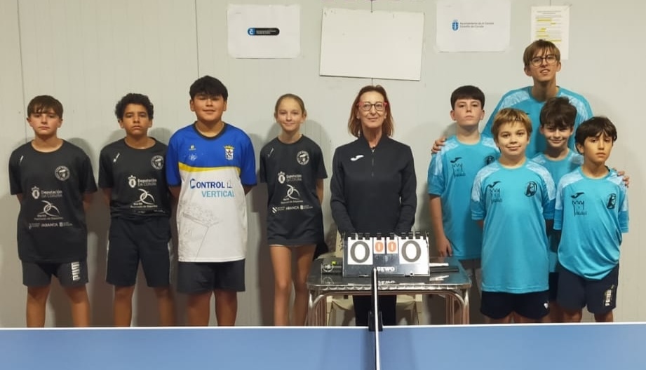 Vimianzo TM á dereita tenis de mesa