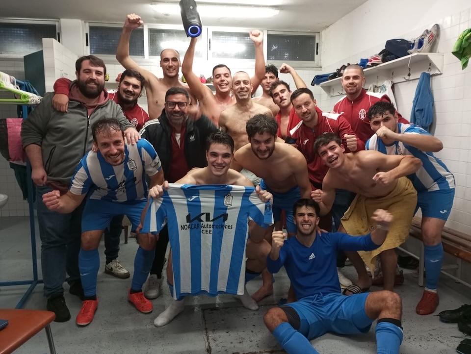 UD Corcubion celebrando a vitoria ao Zas