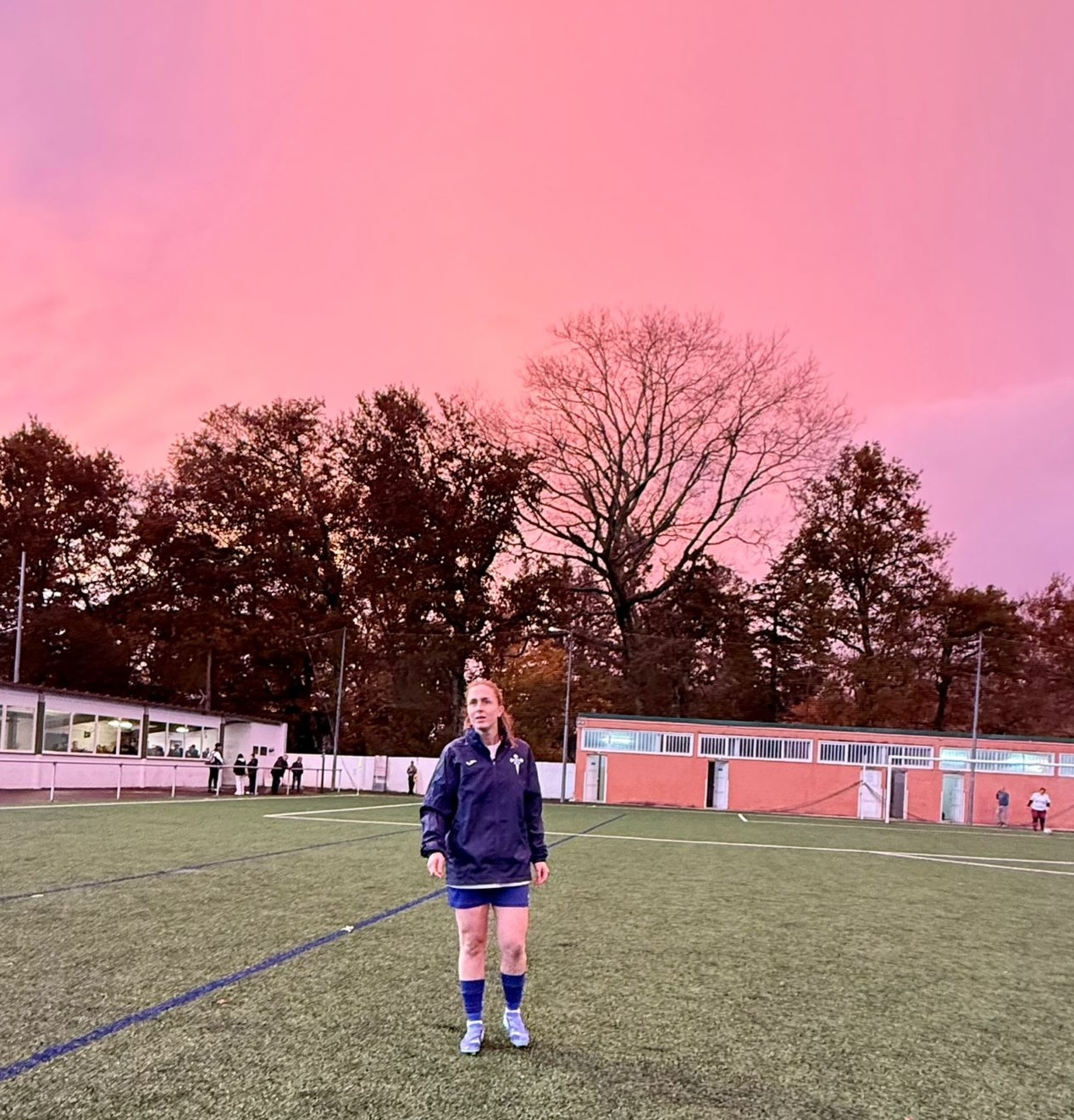 Barbara baixo o ceo morado