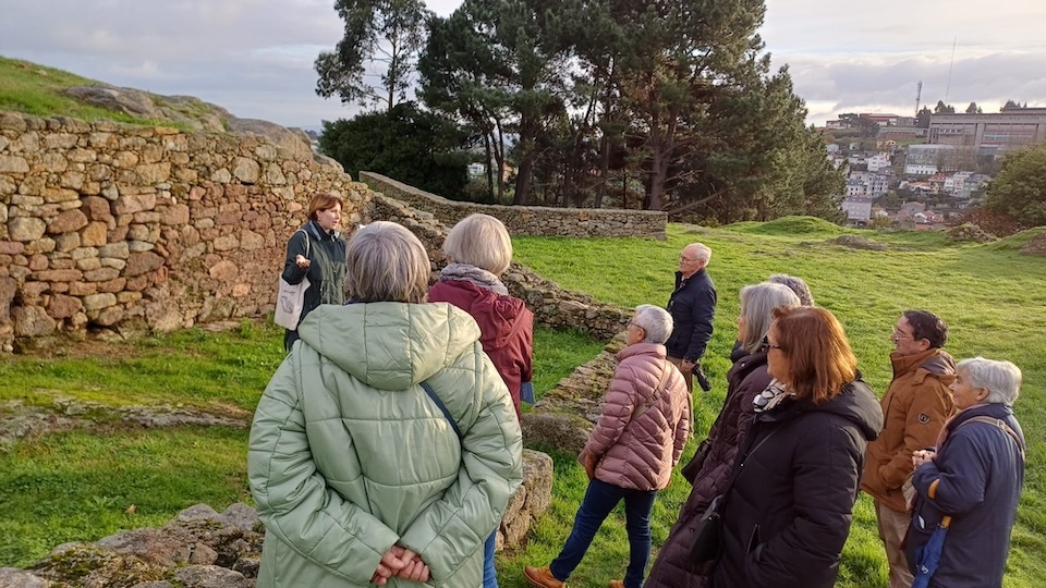 Universidade Senior de Carballo no Castro de Elvina