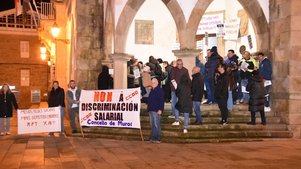 Esixindo a nova RPT en Muros.jpeg 2