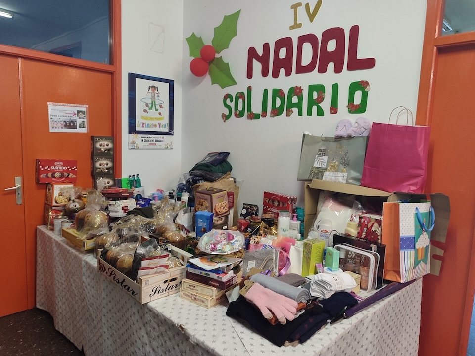 Nadal Solidario cos usuarios de Sor Eusebia no CEIP Vilarmide 3