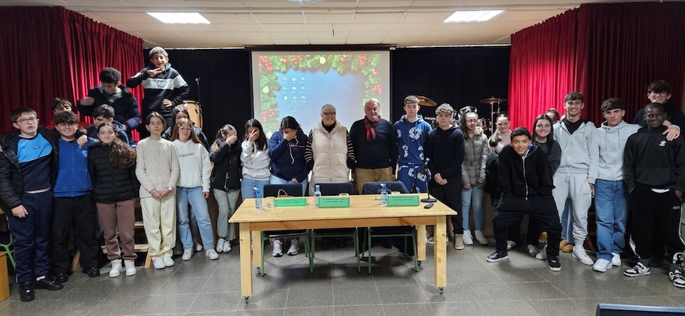 Os ex parlamentarios Marisol Soneira e Angel Mesa no IES da Ponte do Porto 2