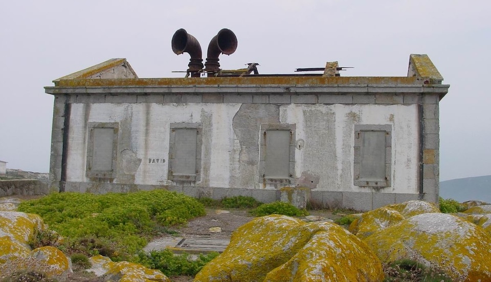 Faro antigo e Vaca das Illa Sisarga embarcadoiro-Foto- Camino dos Faros