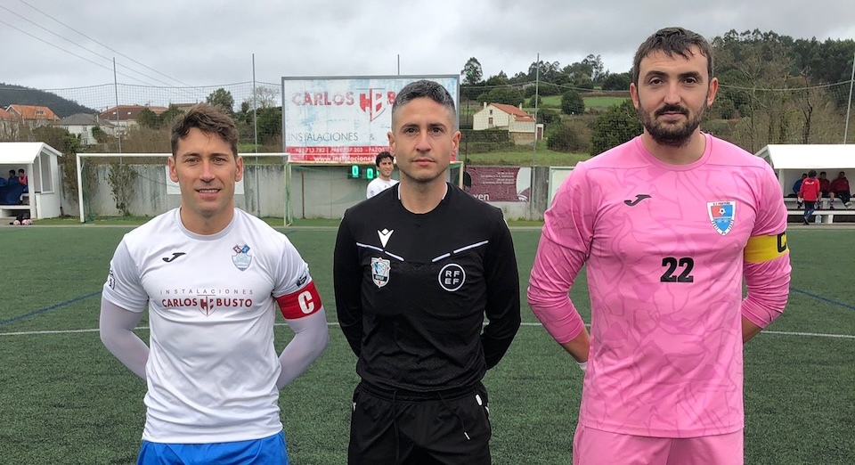 Mendieta e Mariolo co arbitro  Oscar Rey Sanchez