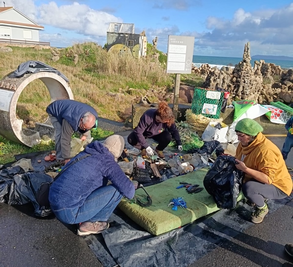 Limpeza Xardin de Man Mar de Fabula e A Pergolina