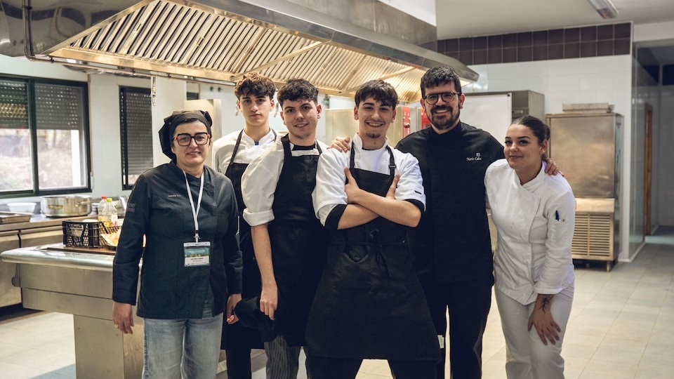 Sandra Varela co alumnado do FP de Cocina do IES de Jarandilla