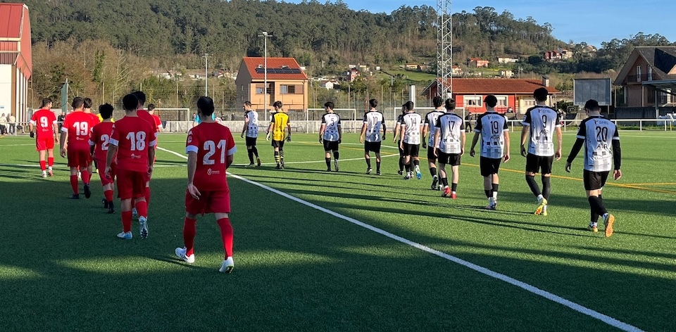 Malpica e Outes saltando ao Cunchido-Foto SCD