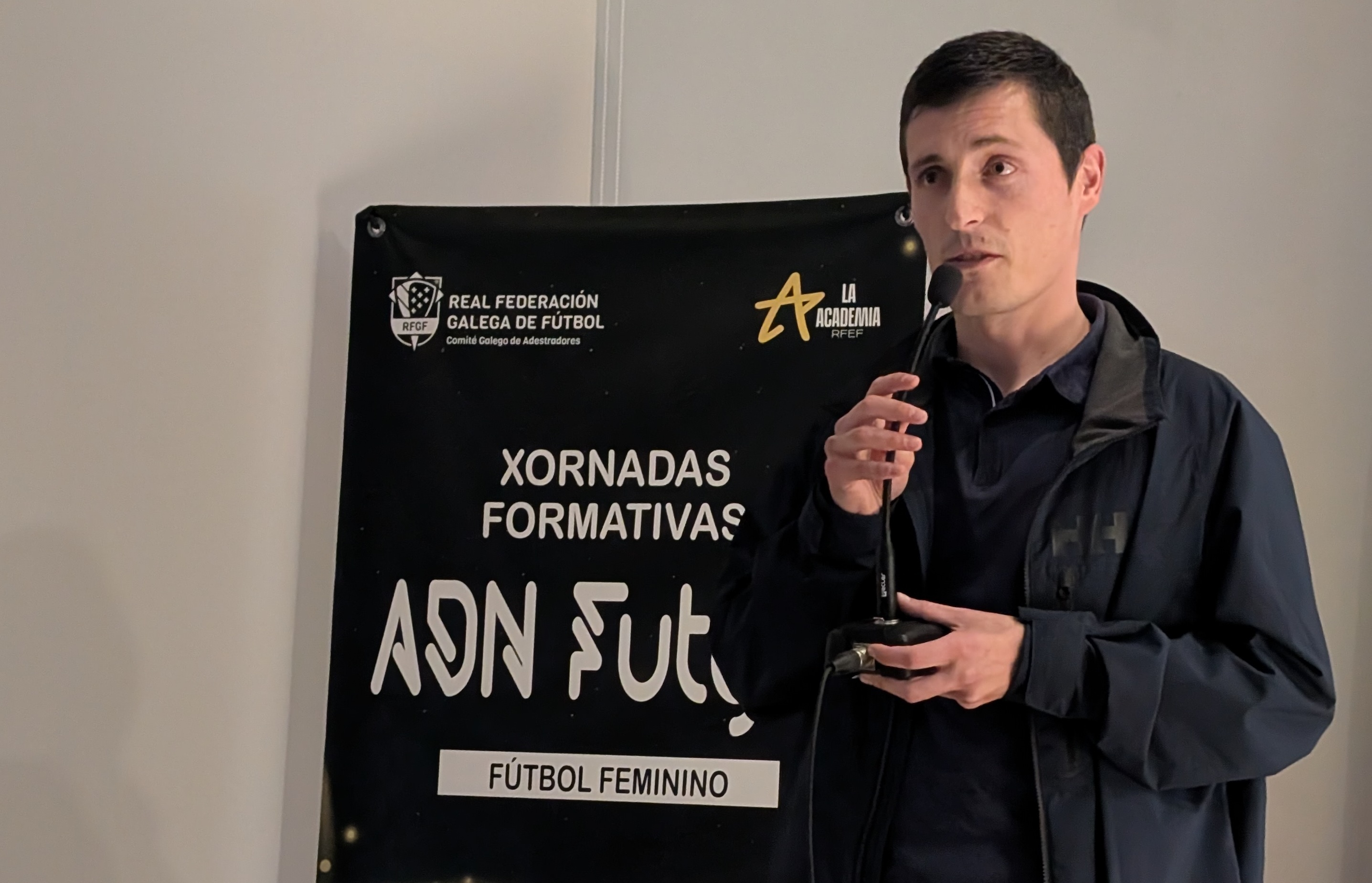 Luis insua nas Xornadas Formativas de QPC e RFGF en Fisterra do FUTFEM