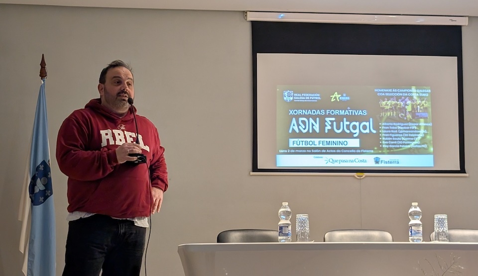 Alberto Pose nas Xornadas Formativas de QPC e RFGF en Fisterra do FUTFEM