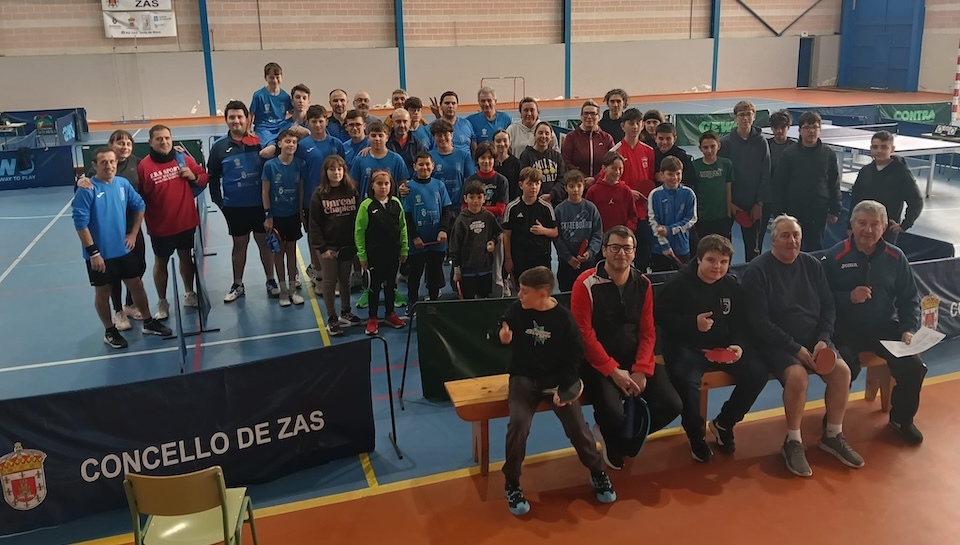 Tenis de mesa escolar en Zas