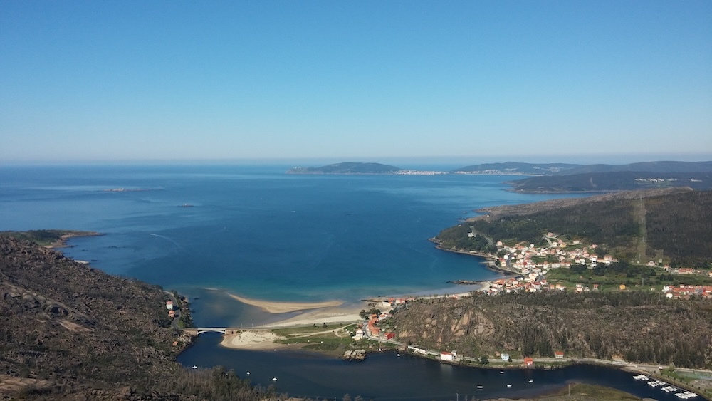 Vistas do Ezaro e Fisterradende o Monte Pindo-Foto-Santi Llecha