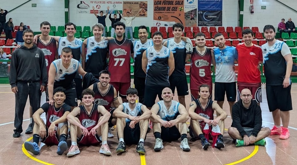 A familia do ACB Costa da Morte meteulle unha canastas ao Cancro Infantil 5