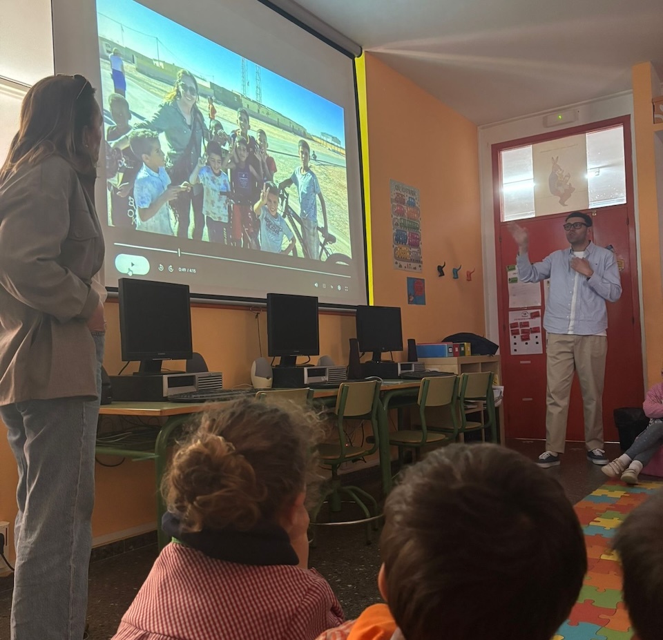 Eva e Alvaro de Morrina Saharaoui no CEIP Vilarmide 2