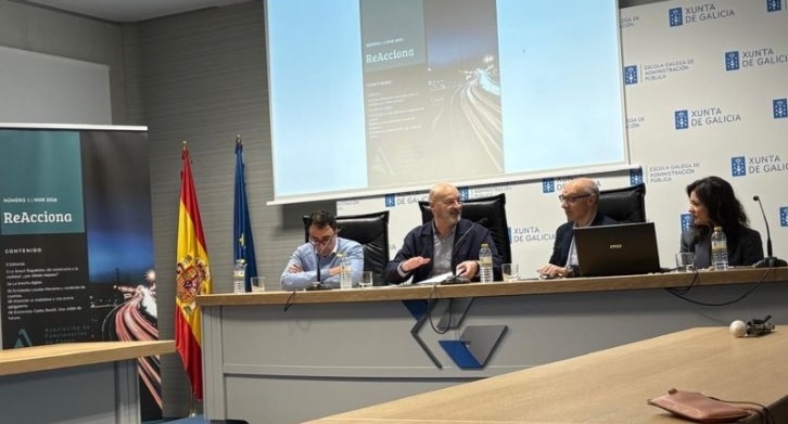 Marta, Carlos, eu e Luis na revista ReAcciona