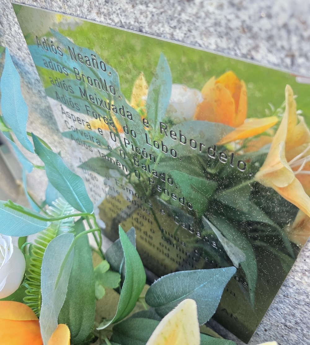 lapida de Placido Vigueret en Cesullas