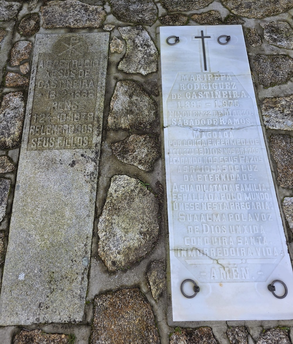 lapidas en Nande as mais antigas da costa