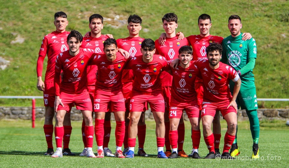 11 do CF Muxia ante o Arzua-foto-Marina Busto