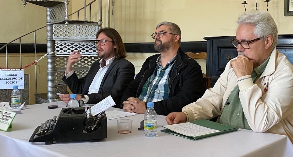 Abraham Trillo Alex Lopez e Juan Mayo na revista Galopar