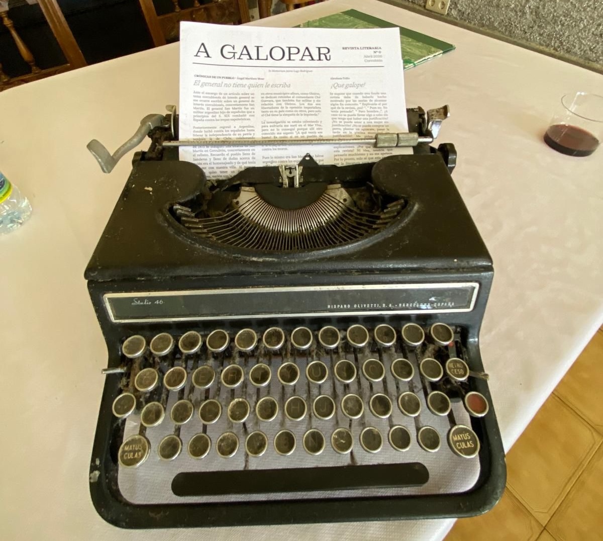 A Galopar revista literaria maquina escribir