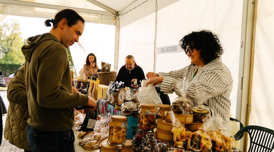 Mostra Vindemo Ver Carnota 2026-Produto local