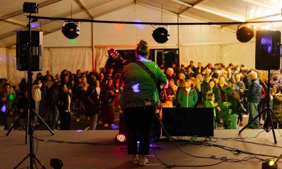 Mostra Vindemo Ver Carnota 2026-China