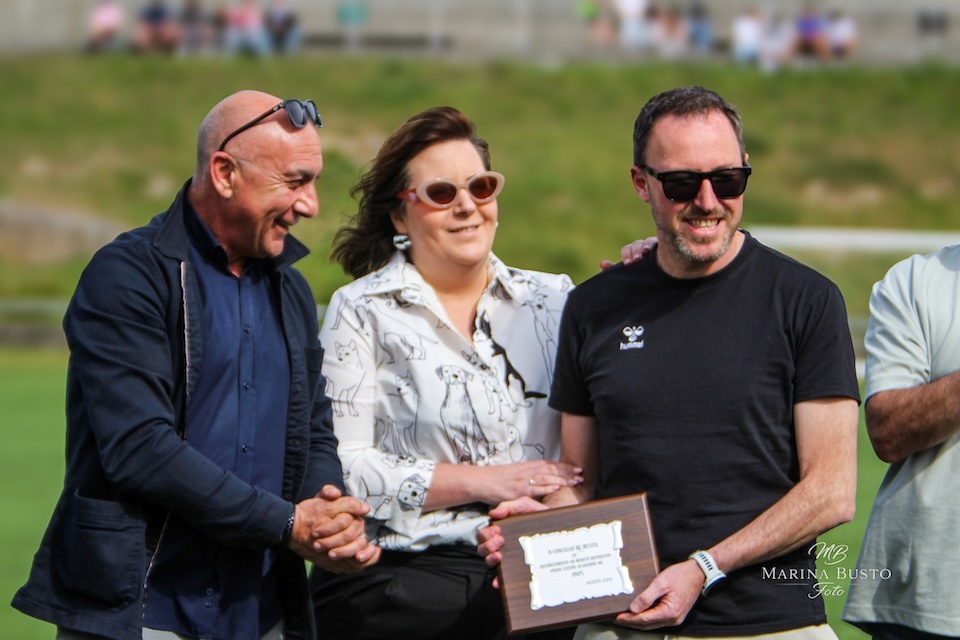 Fran Toba homenaxeado en Muxía