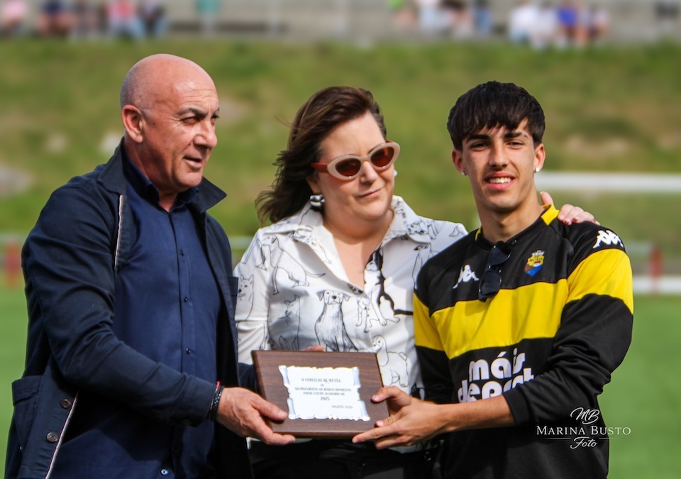 HOmenaxe a Raul Lema en Muxia-Foto-Marina Busto