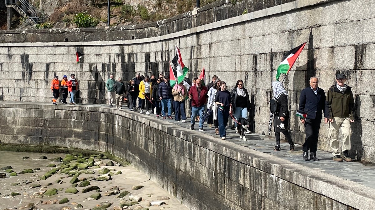 Manifestacion en apoio a Flotilla da Liberdade entre Cee e Corcubion