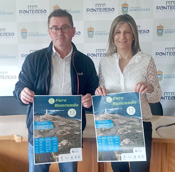 Jose Manuel Mato e Faquel Fondo presentando a Carreira Faro Roncudo O Concello de Ponteceso presenta a 6ª Carreira Popular Faro Roncudo