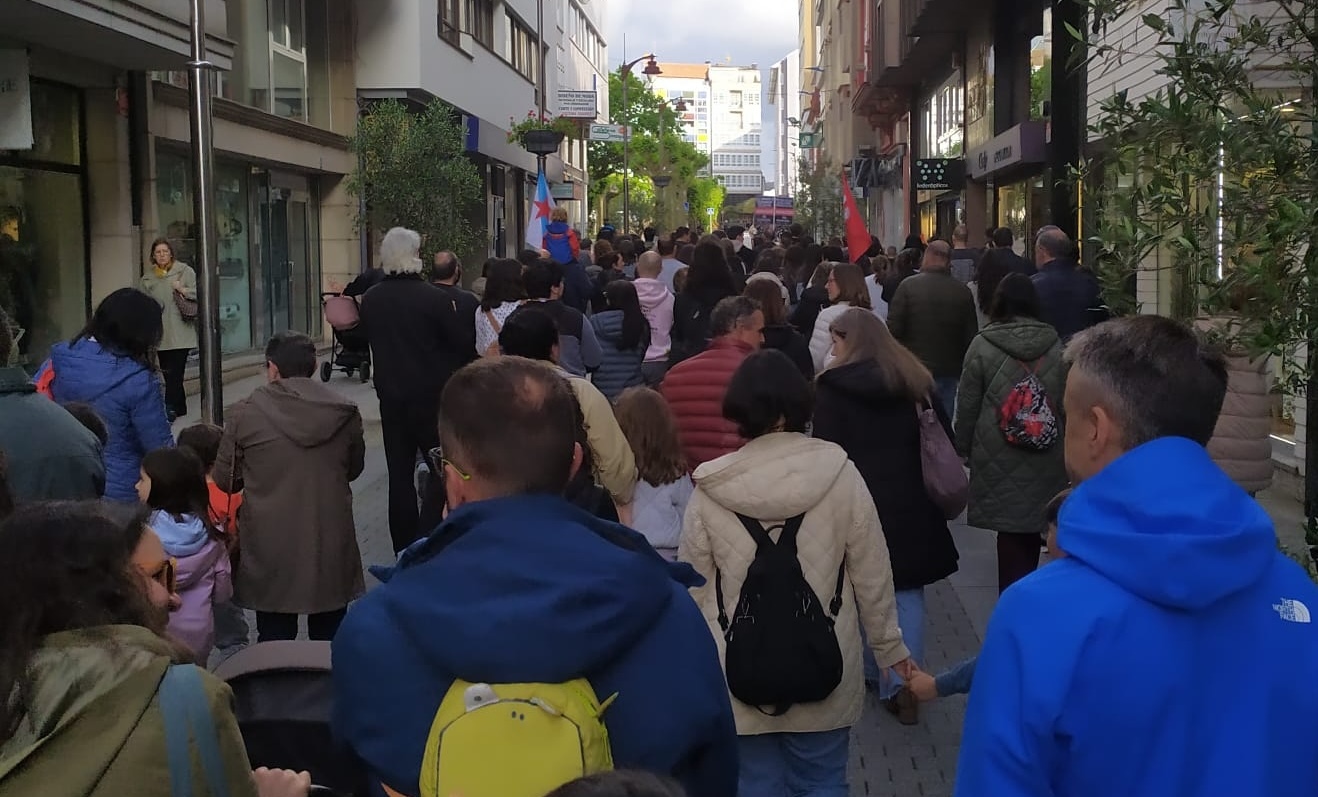 Manifestacion 6M polo ensino publico de calidade en Carballo 2