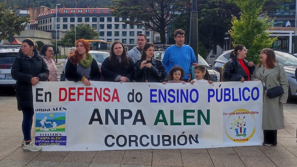 Manifestacion 6M polo ensino publico de calidade en Cee 3