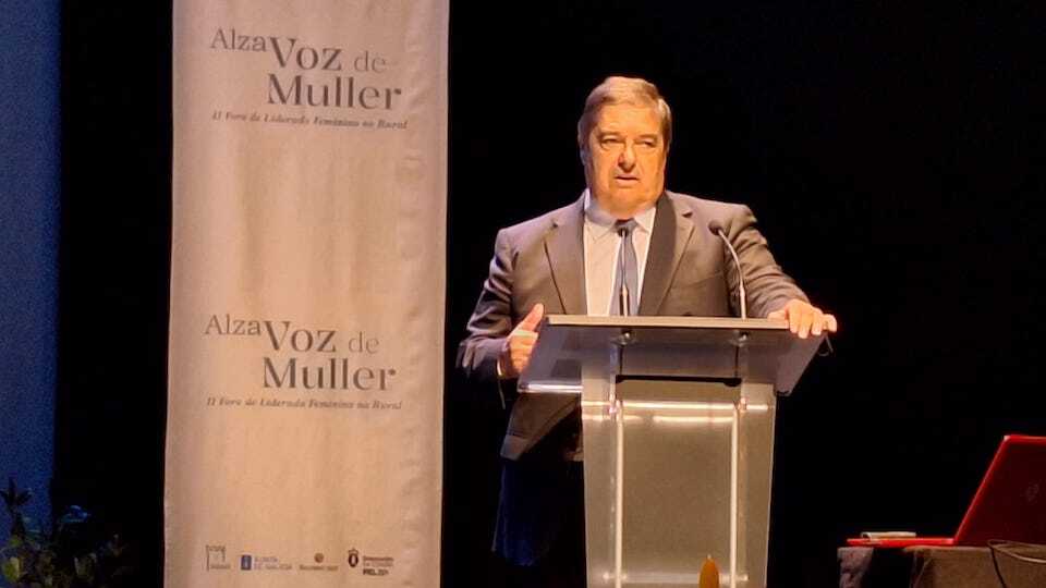 Julio Abalde no Foro Alza Voz de Muller