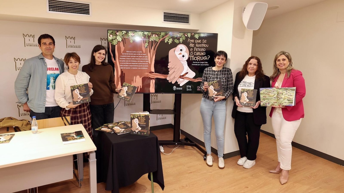 Presentacion en Vimianzo do Conto Infantil da Curuxa