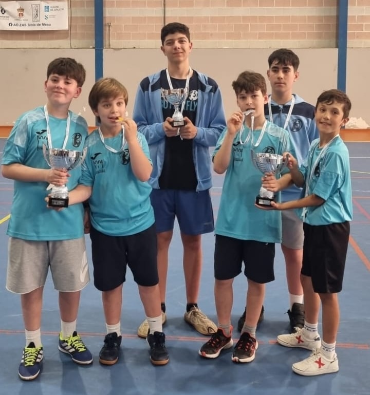 Campions do VTM Vimianzo no provincial de Zas